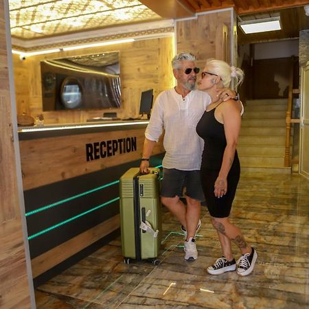Lion Hotel Дидим Екстериор снимка